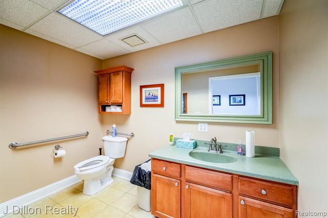 4621 & 4615 S Wayne Road, Wayne, MI 48184