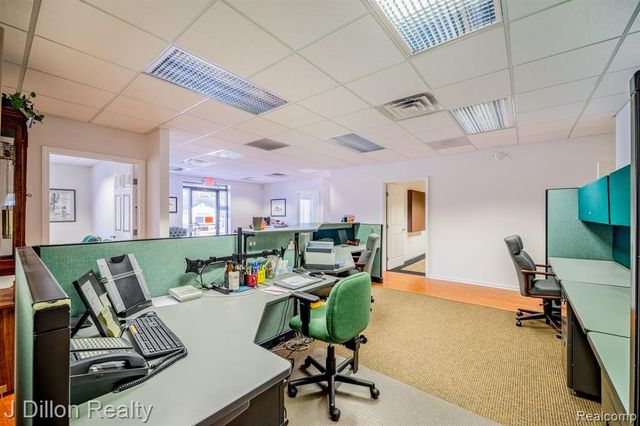 4621 & 4615 S Wayne Road, Wayne, MI 48184