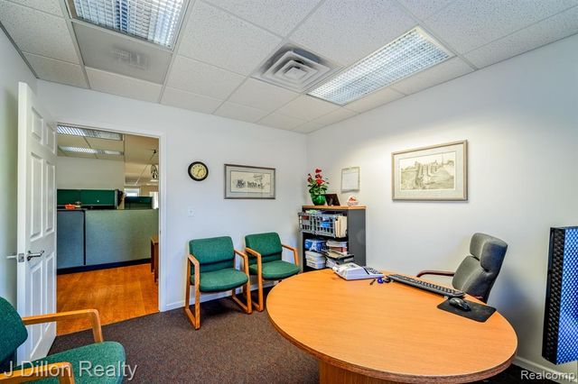 4621 & 4615 S Wayne Road, Wayne, MI 48184