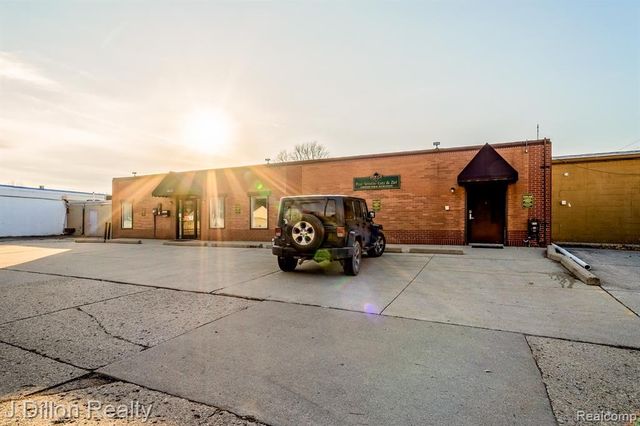 4621 & 4615 S Wayne Road, Wayne, MI 48184