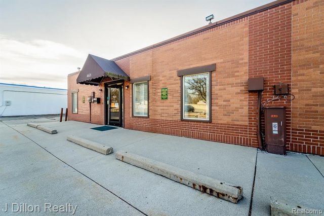 4621 & 4615 S Wayne Road, Wayne, MI 48184