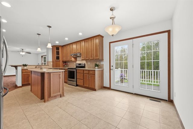 221 Parkhill Rd, Economy, PA 15005