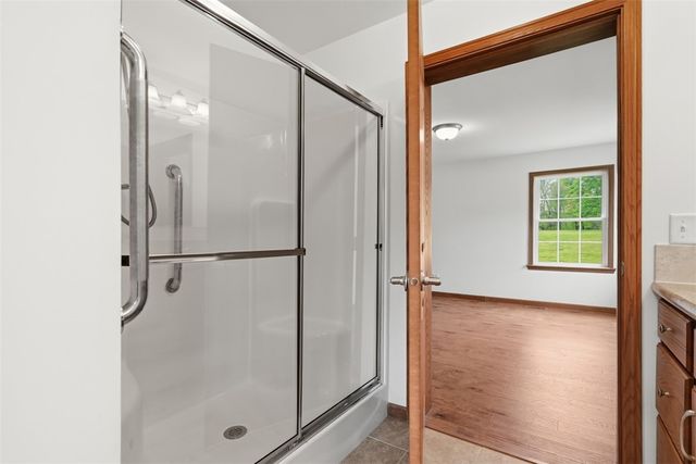 221 Parkhill Rd, Economy, PA 15005