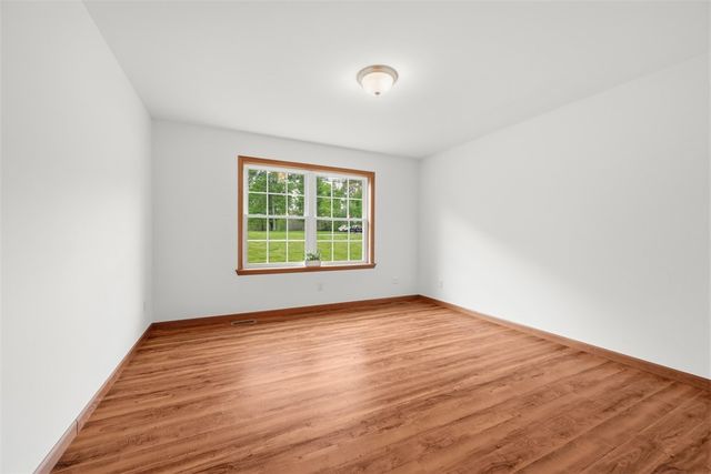 221 Parkhill Rd, Economy, PA 15005