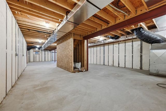 221 Parkhill Rd, Economy, PA 15005
