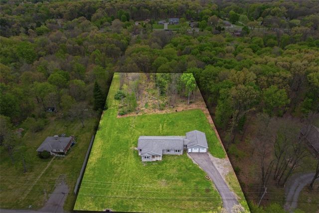 221 Parkhill Rd, Economy, PA 15005