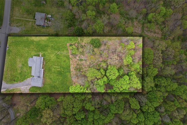 221 Parkhill Rd, Economy, PA 15005