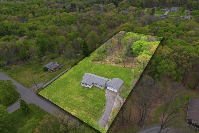 221 Parkhill Rd, Economy, PA 15005