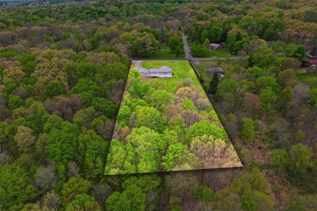 221 Parkhill Rd, Economy, PA 15005