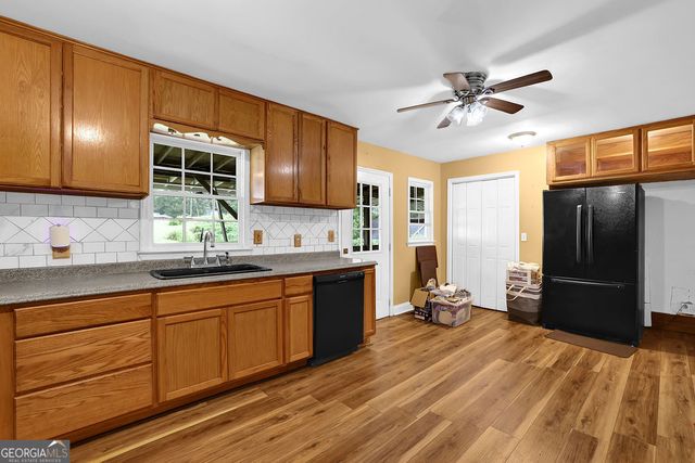 56 Pirates Point Point, Dawsonville, GA 30534