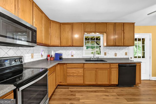 56 Pirates Point Point, Dawsonville, GA 30534