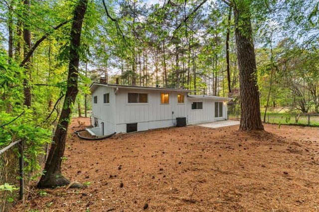 1796 E Atlanta Road E, Stockbridge, GA 30281