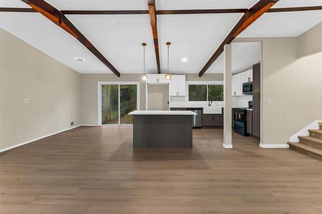 1796 E Atlanta Road E, Stockbridge, GA 30281