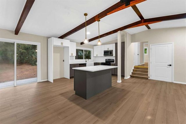 1796 E Atlanta Road E, Stockbridge, GA 30281