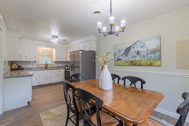 524 Inver Ln, Clarksville, TN 37042