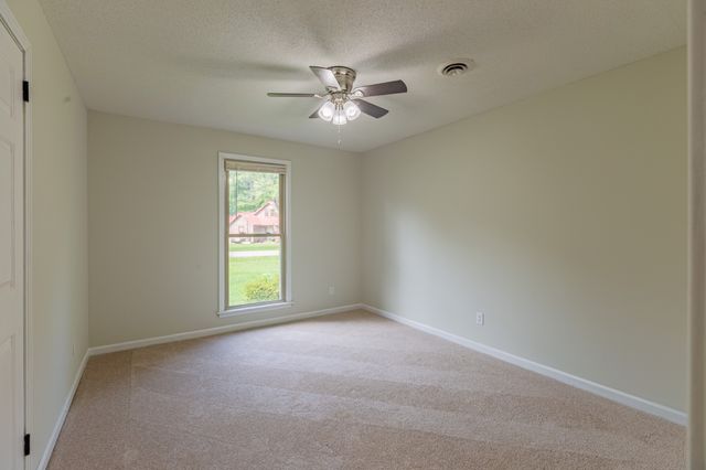 524 Inver Ln, Clarksville, TN 37042