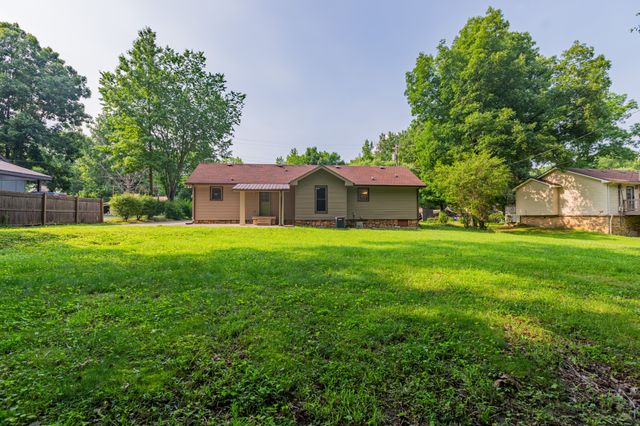 524 Inver Ln, Clarksville, TN 37042