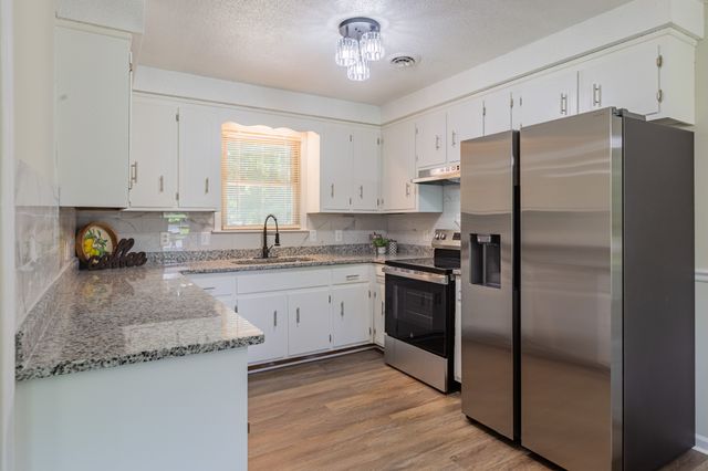 524 Inver Ln, Clarksville, TN 37042