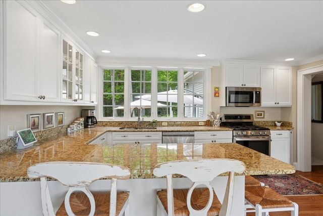 181 Meetinghouse Road, Bedford, NH 03110