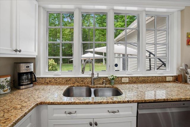 181 Meetinghouse Road, Bedford, NH 03110