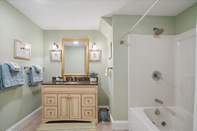 181 Meetinghouse Road, Bedford, NH 03110