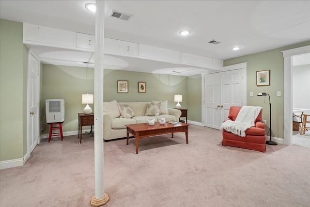 181 Meetinghouse Road, Bedford, NH 03110