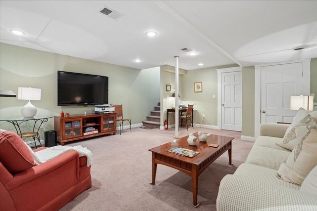 181 Meetinghouse Road, Bedford, NH 03110