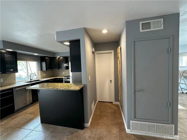 18598 Creek, Huntington Beach, CA 92648