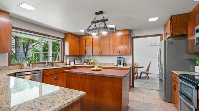 64209 E Grover Pr Ne, West Richland, WA 99353