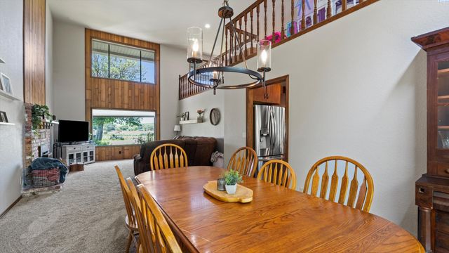 64209 E Grover Pr Ne, West Richland, WA 99353