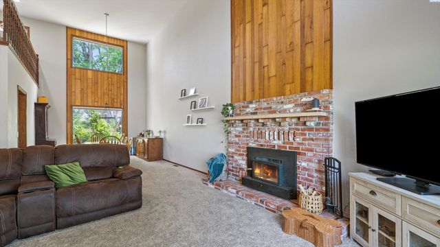 64209 E Grover Pr Ne, West Richland, WA 99353