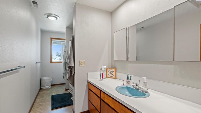 64209 E Grover Pr Ne, West Richland, WA 99353