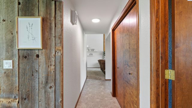 64209 E Grover Pr Ne, West Richland, WA 99353