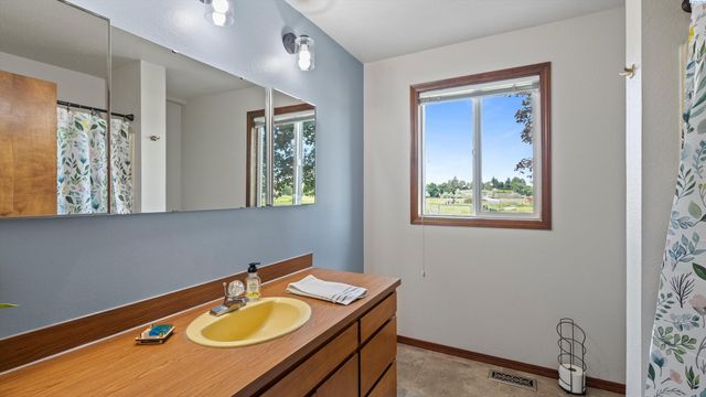 64209 E Grover Pr Ne, West Richland, WA 99353