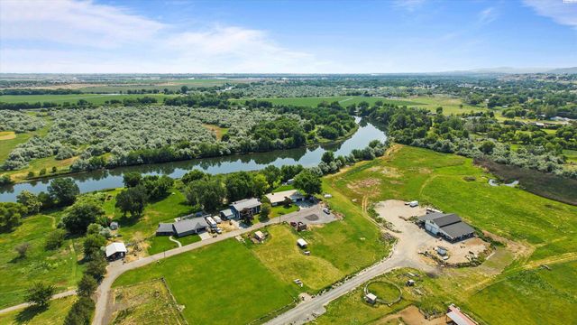 64209 E Grover Pr Ne, West Richland, WA 99353