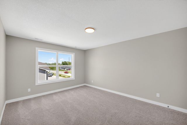 15303 Bellflower Lane, Urbandale, IA 50323