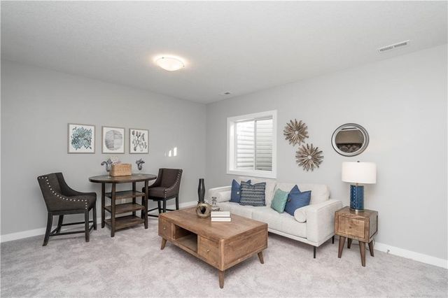 15303 Bellflower Lane, Urbandale, IA 50323