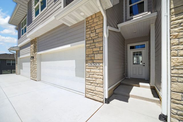 15303 Bellflower Lane, Urbandale, IA 50323