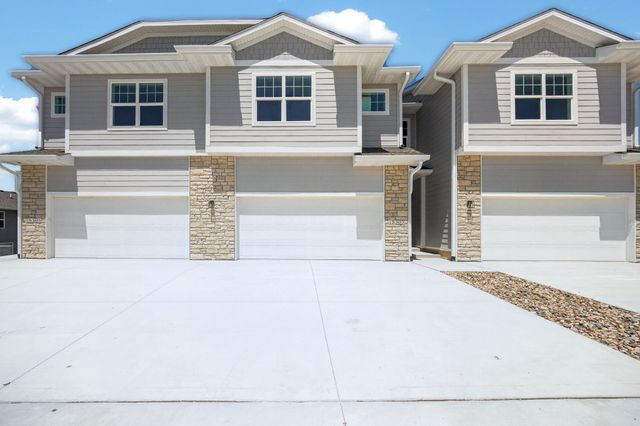 15303 Bellflower Lane, Urbandale, IA 50323