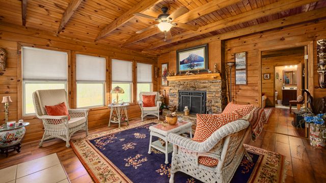 271 Richardson Hollow Ln, Gainesboro, TN 38562