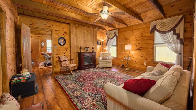 271 Richardson Hollow Ln, Gainesboro, TN 38562