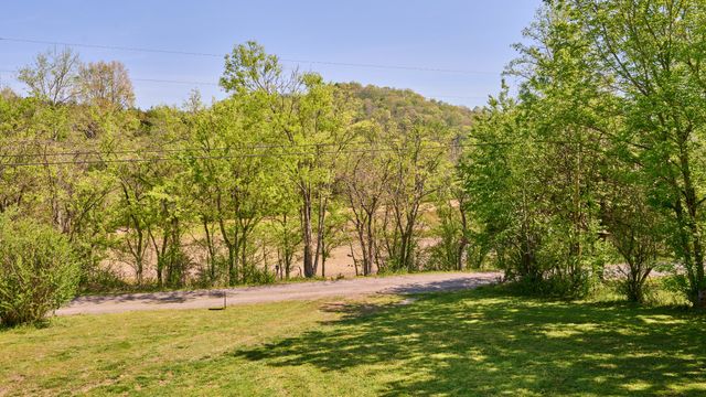 271 Richardson Hollow Ln, Gainesboro, TN 38562