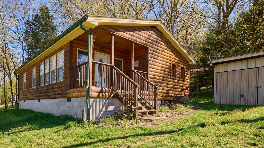 271 Richardson Hollow Ln, Gainesboro, TN 38562