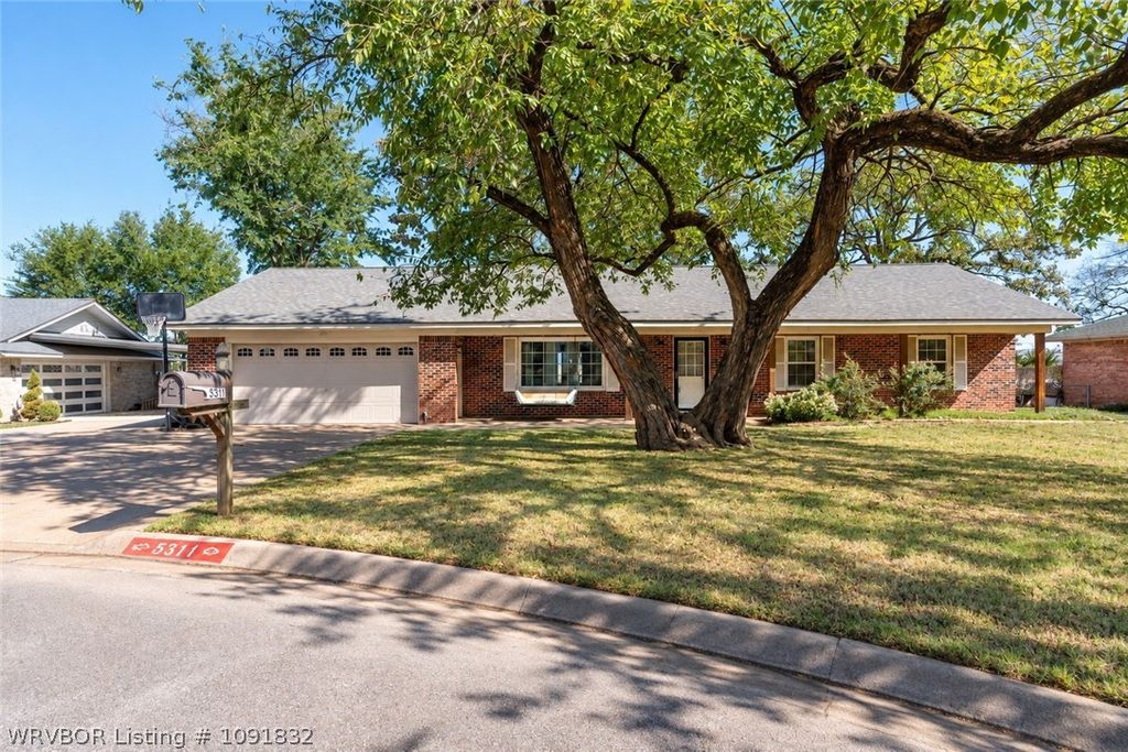 5311 S Y Circle, Fort Smith, AR 72903
