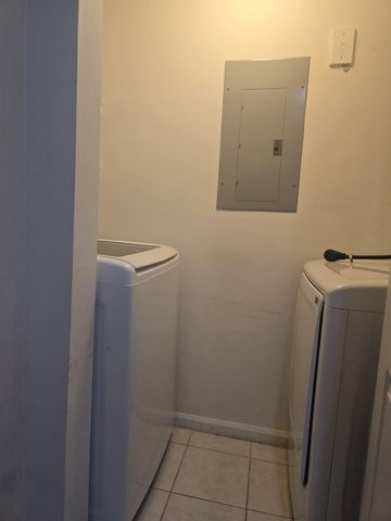 7970 N Nob Hill Road 205, Tamarac, FL 33321