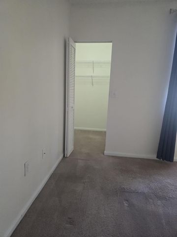 7970 N Nob Hill Road 205, Tamarac, FL 33321