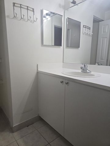 7970 N Nob Hill Road 205, Tamarac, FL 33321