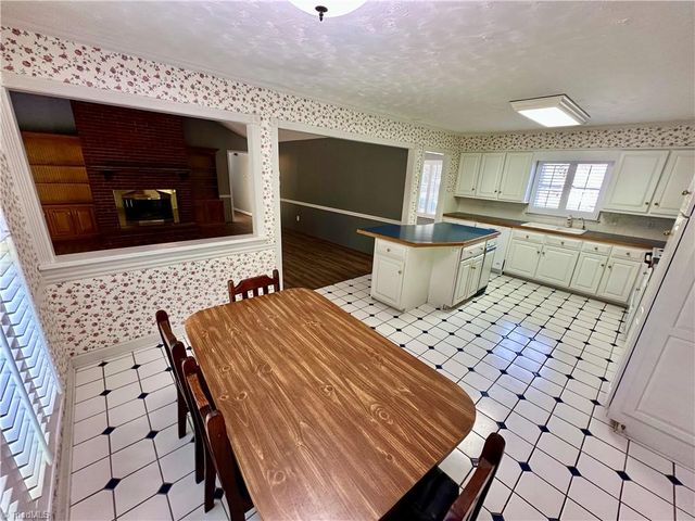 162 Rockford Road, Kernersville, NC 27284