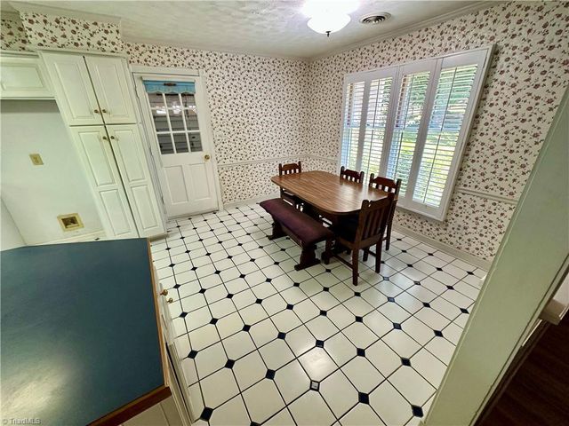 162 Rockford Road, Kernersville, NC 27284