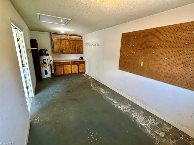 162 Rockford Road, Kernersville, NC 27284